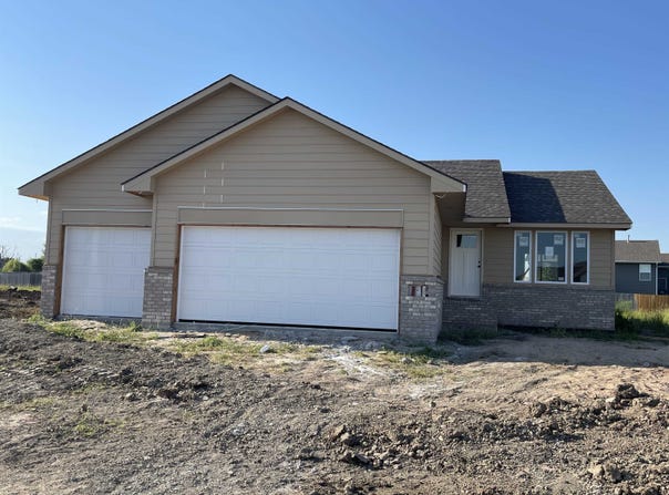 251 W Dusk, Rose Hill, KS 67133