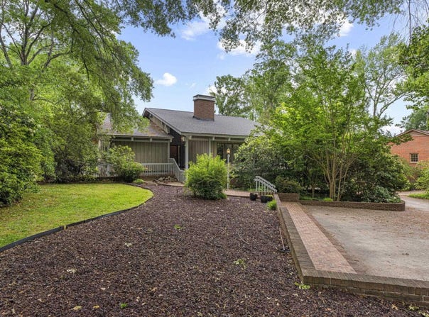 211 OLD TOWN Way, Simpsonville, SC 29681