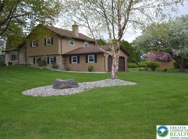 480 School House Road, Lower Nazareth Twp, PA 18064