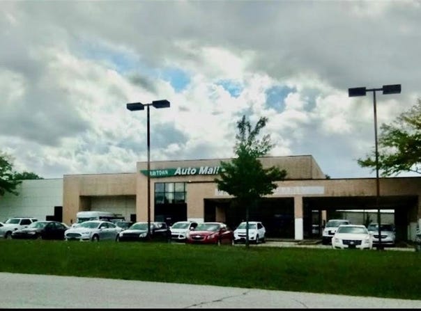 8819 E 350 Highway, Raytown, MO 64133