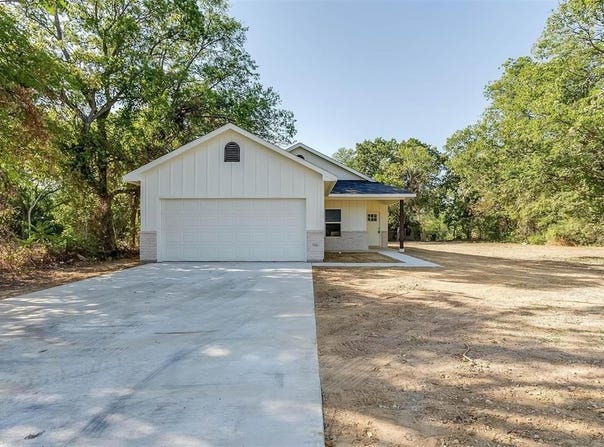 301 S Lamar Street, Itasca, TX 76055
