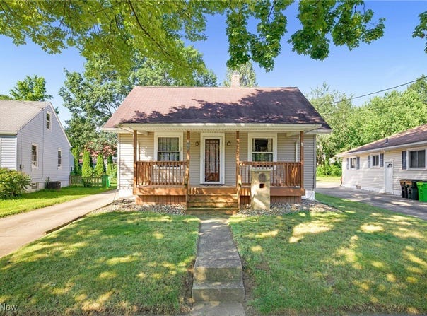 92 Waltz Drive, Barberton, OH 44203