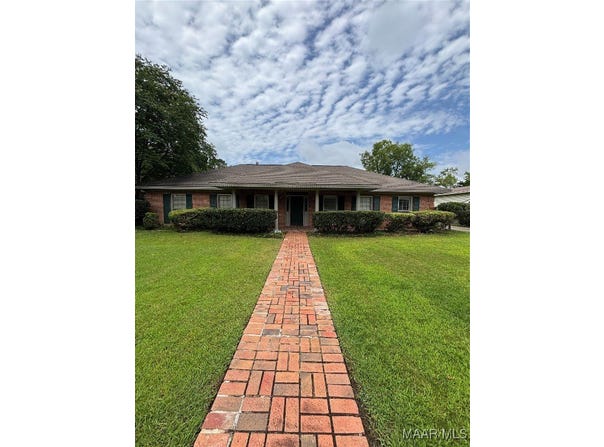 2200 Wentworth Drive, Montgomery, AL 36106