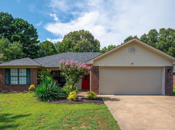 1640 Southern Hills Drive, Conway, AR 72034