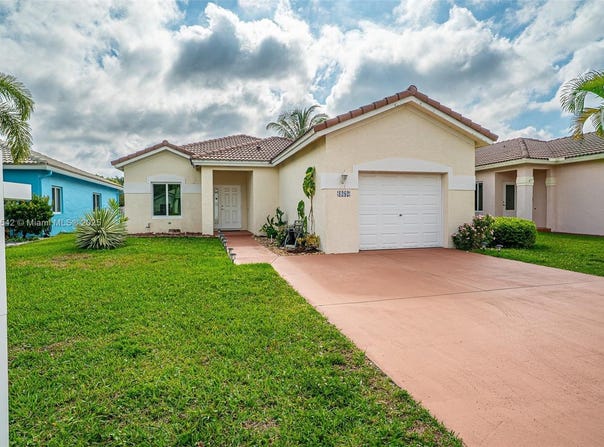 1282 SW 44th Ter, Deerfield Beach, FL 33442