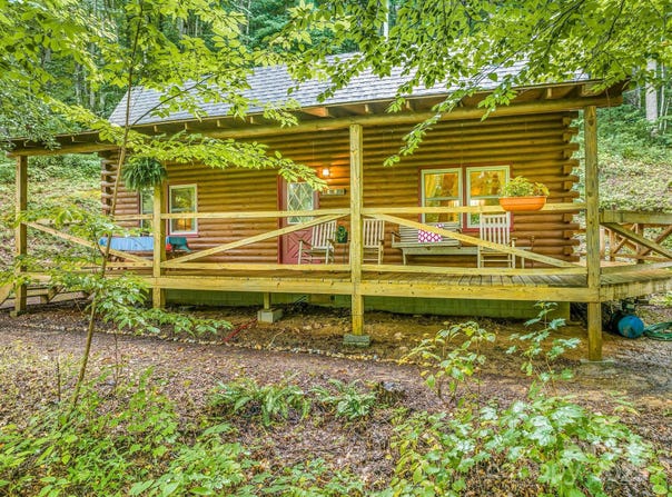 51 Spruce Street, Maggie Valley, NC 28751