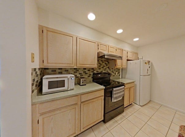 85 E Squantum, Quincy, MA 02171