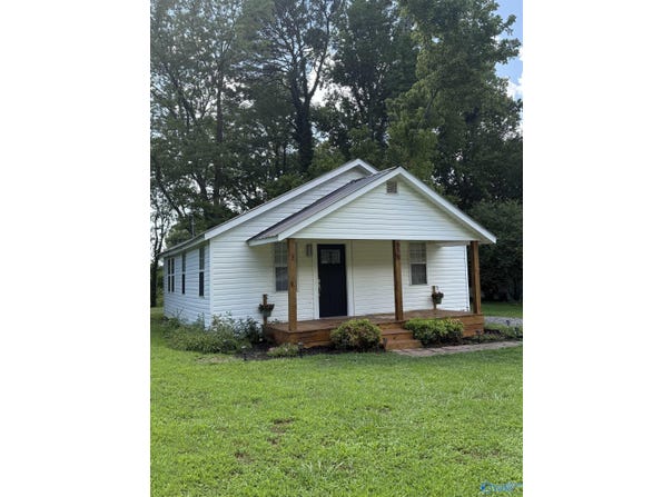 611 4th Street NW, Arab, AL 35016