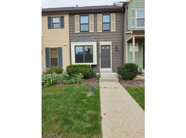 82 Wood Duck Ct, Allamuchy Twp., NJ 07840-3321