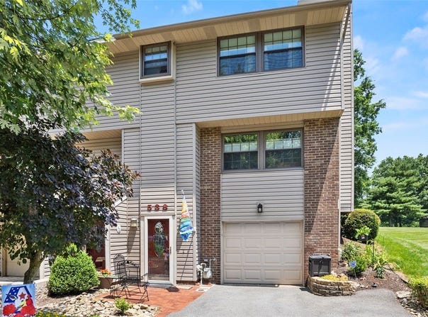 538 Hunters Path Rd, South Fayette, PA 15017