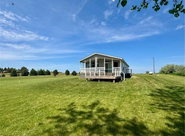 7 Robbins Drive, Shetek Twp, MN 56175