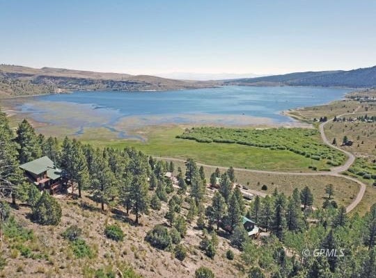 895 S Ridgepoint Dr, Panguitch Lake, UT 84759