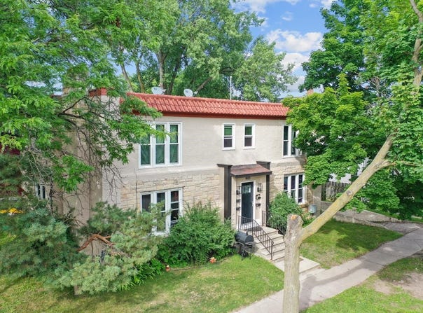 905 STUART Street, GREEN BAY, WI 54301-4447