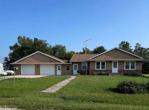 1045 Buchanan Street, Corwith, IA 50430