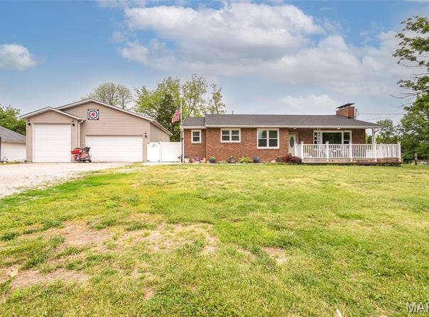 5327 N State Route 159, Edwardsville, IL 62025