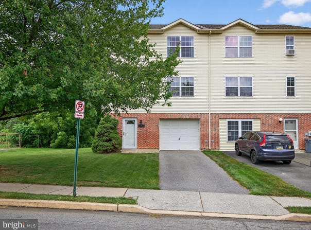 65 E 2ND STREET, ALBURTIS, PA 18011