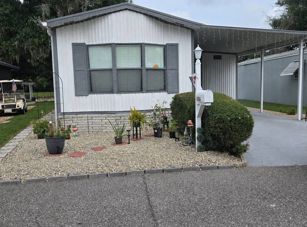 425A W Falcon Crest, Plant City, FL 33565