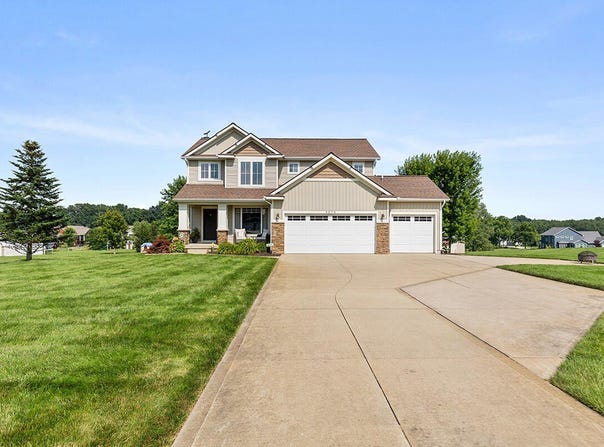 4270 Autumn Ridge Drive, Middleville, MI 49333