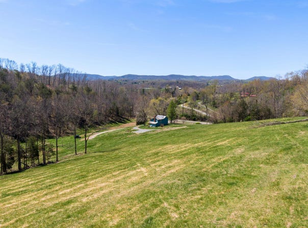 4774 INDIAN VALLEY Road, Radford, VA 24141