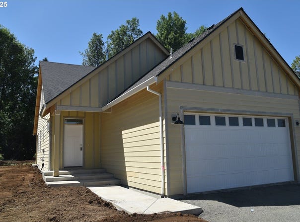 845 OAKLEAF WAY, Silverton, OR 97381