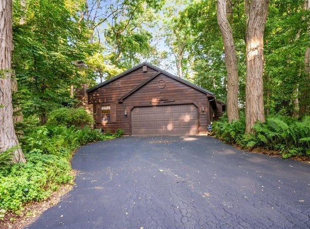 1132 Woodbridge Lane, Webster, NY 14580