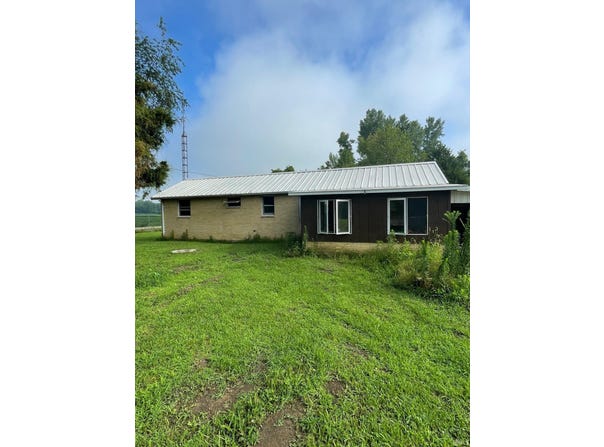 7372 & 7392 N Pine Bluff Road, Bicknell, IN 47512