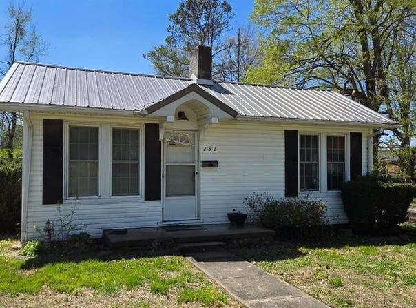 232 West Obannon St, Morganfield, KY 42437