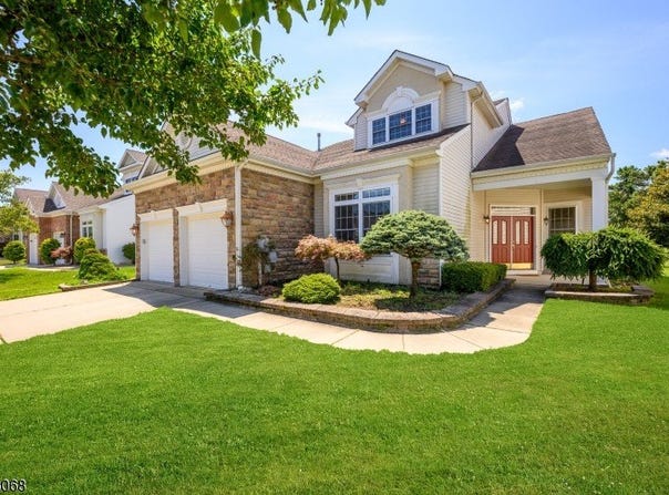 38 Strathmere St, Ocean Twp., NJ 08758-2652