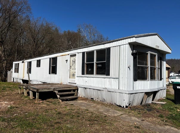 5232 Walnut Valley Drive, Cross Lanes, WV 25313