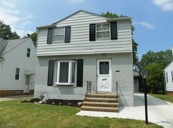 8314 Oxford Drive, Parma, OH 44129