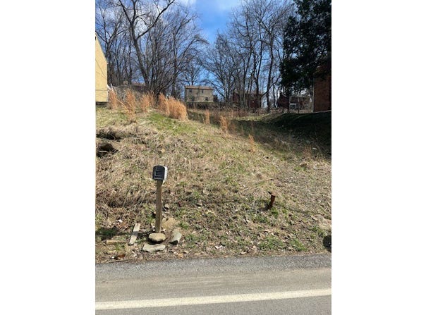 Lincoln Rd, Verona, PA 15147