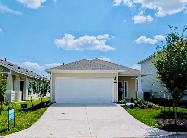 117 Huckleberry Ln, Elgin, TX 78621