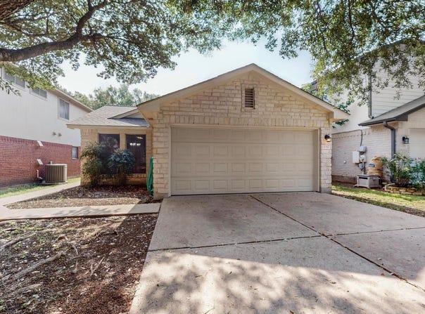 11317 Pardoners Tale LN, Austin, TX 78748