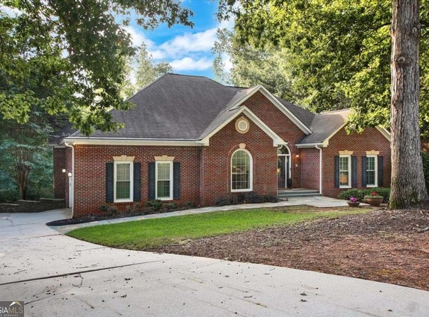 8080 Lakemont Close, Mcdonough, GA 30253