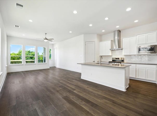 1531 N Red Bud LN, Round Rock, TX 78665