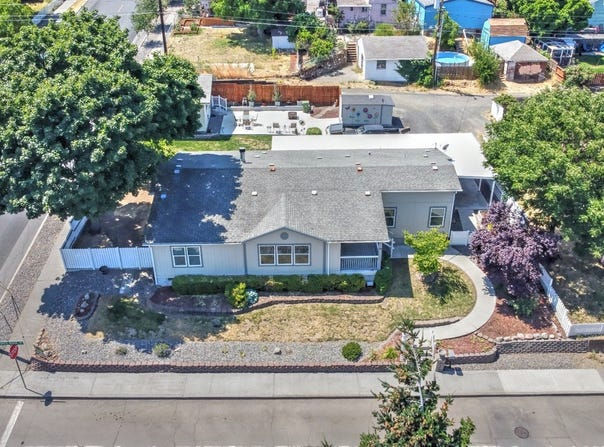 104 W 13TH ST, The Dalles, OR 97058