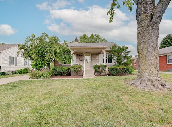 426 N 11th Avenue, Beech Grove, IN 46107