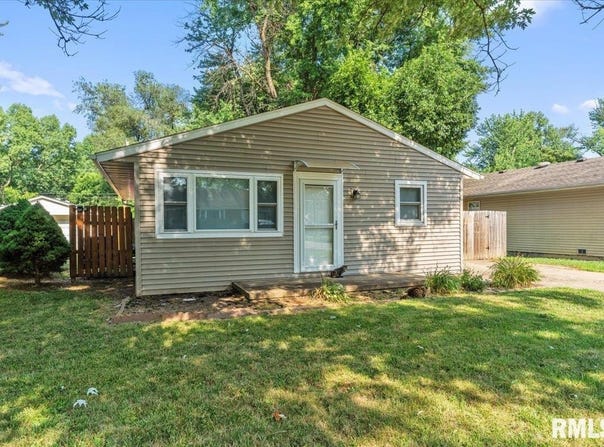 3328 MARS Avenue, Springfield, IL 62707