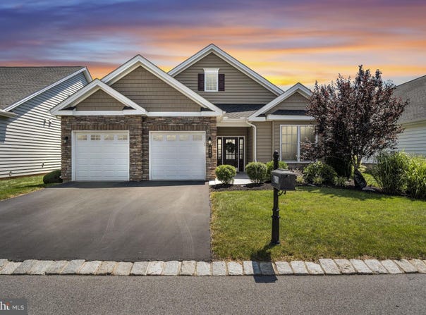 621 REPUBLIC WAY, MECHANICSBURG, PA 17050
