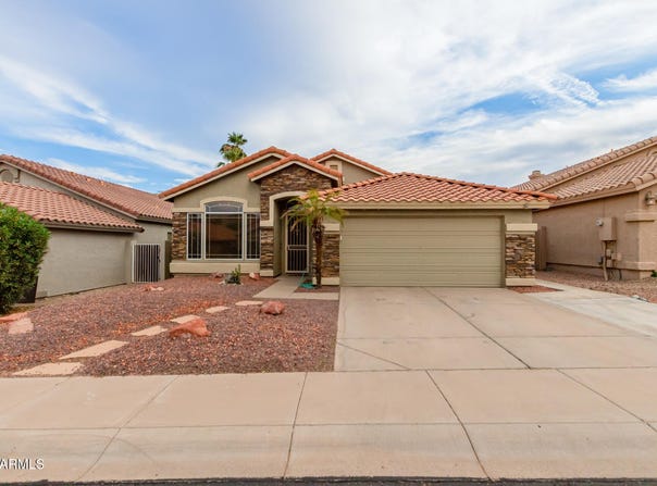 1011 E AMBERWOOD Drive, Phoenix, AZ 85048
