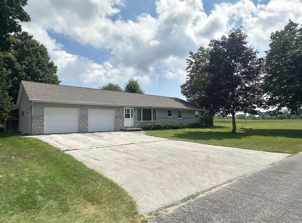 512 MAPLE Street, CASCO, WI 54205