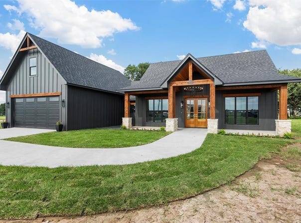 253 Grassy Way, Elm Mott, TX 76640