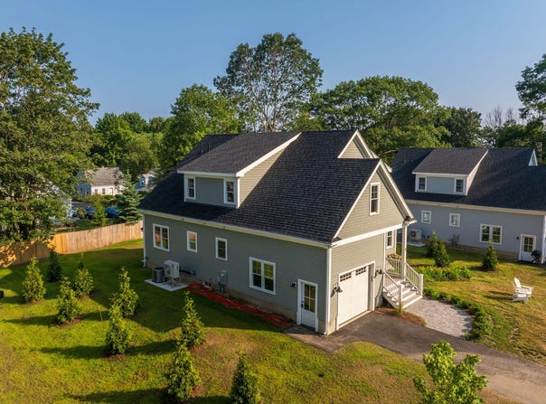 10 Gillis Drive, Kittery, ME 03904