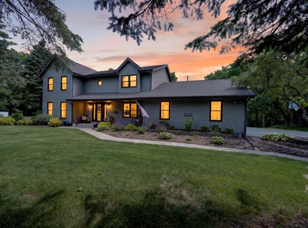 N6w31264 Alberta Dr, Delafield, WI 53018