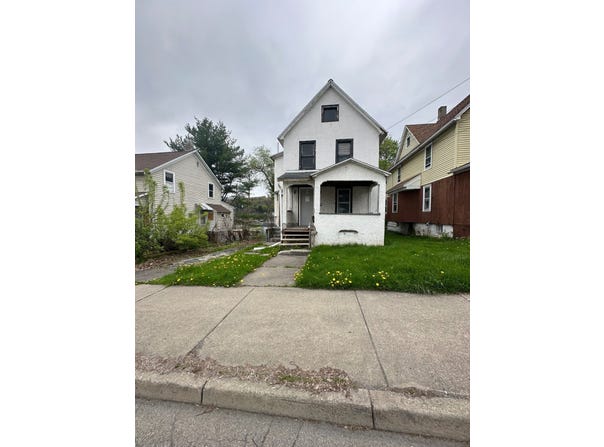 105 Oak Hill Ave, Endicott, NY 13760
