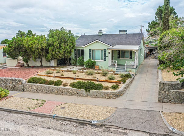 809 MCKELLIGON Drive, El Paso, TX 79902