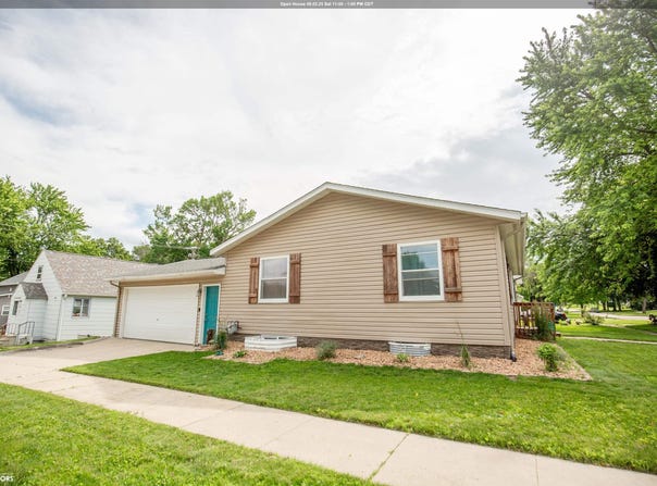 120 W College Street, Algona, IA 50511