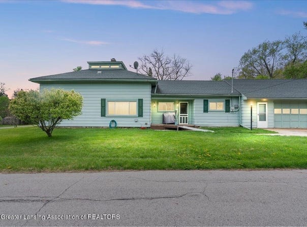 143 E High Street, Ovid, MI 48866