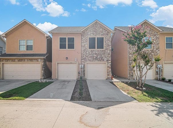 1525 Cozy Drive, Fort Worth, TX 76120