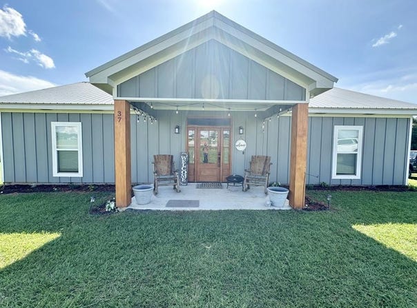 37 Theodore Dr, Poplarville, MS 39470
